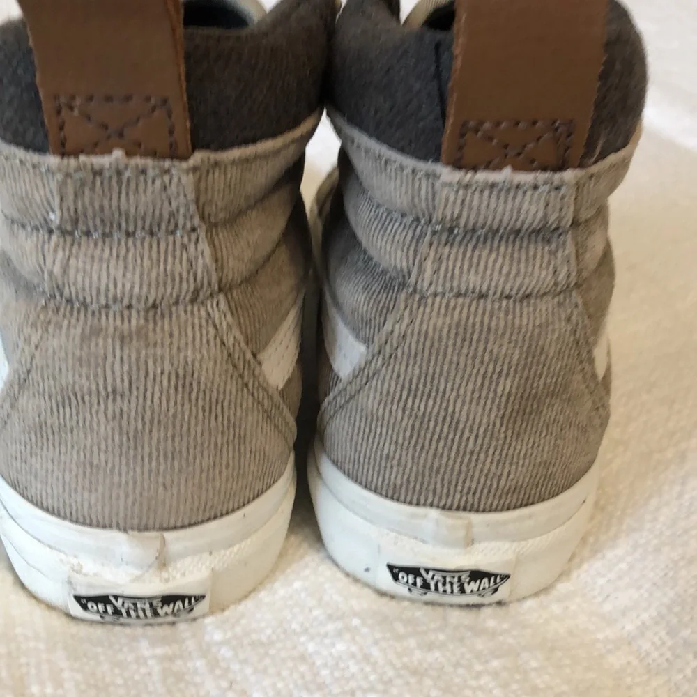 Vans Off the Wall SK8-Hi MTE Waterproof Insulated Shoe in Canvas.